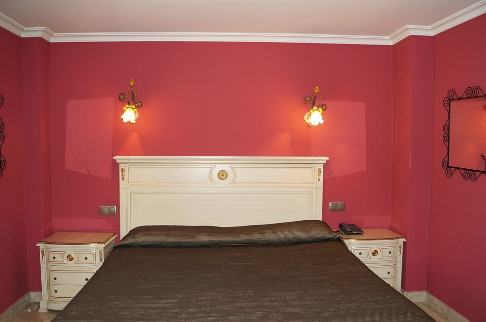 Caballero Errante Madrid Exterior photo