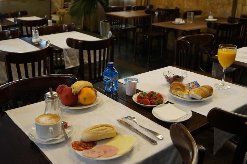 Caballero Errante Madrid Exterior photo