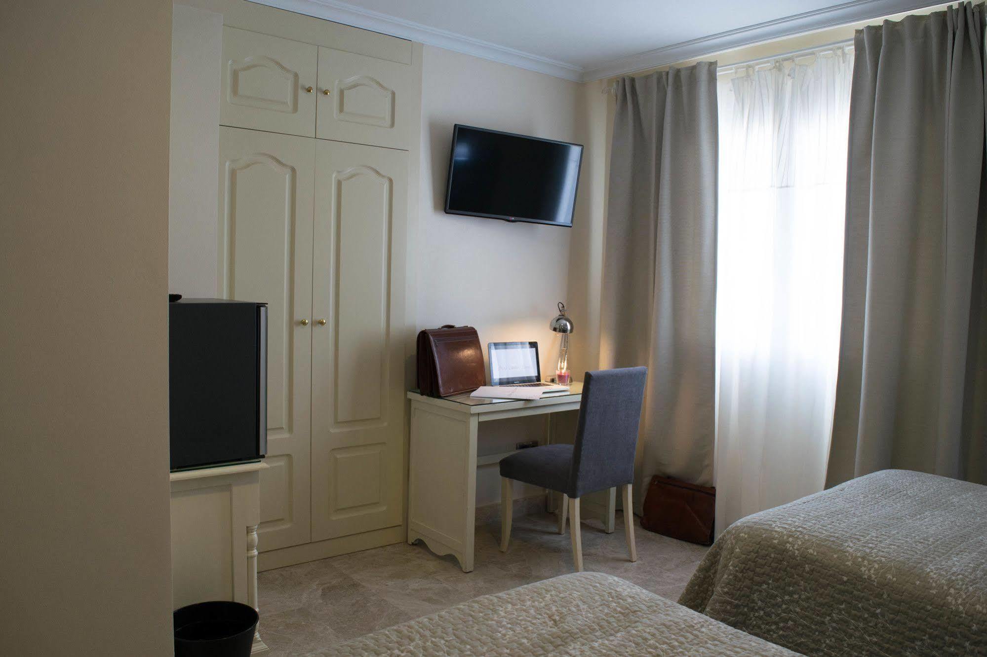 Caballero Errante Madrid Exterior photo